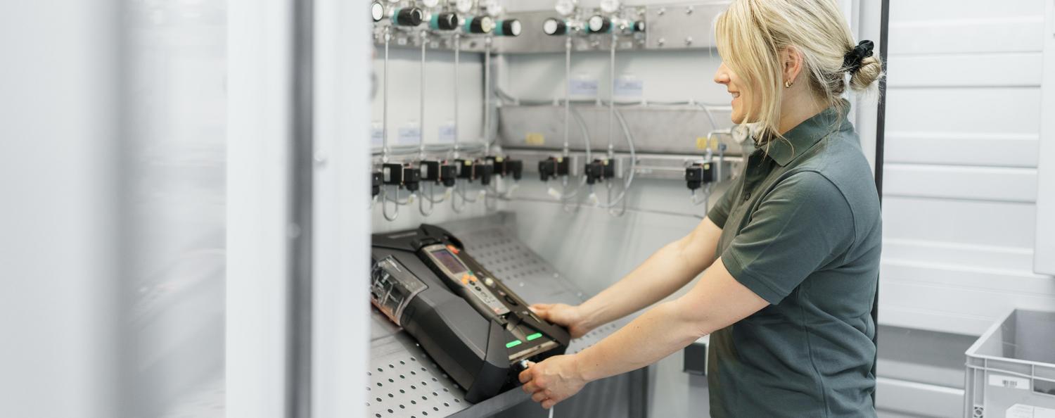 Calibration of your flue gas measuring instruments Gas analysis in the analytical laboratory